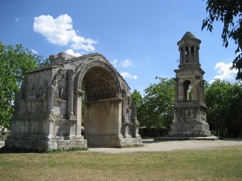 Camping dans village Varois-à Sainte Anastasie