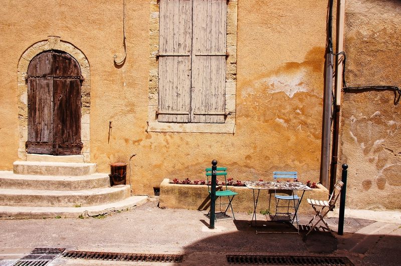 Camping dans village Varois-près de Fréjus